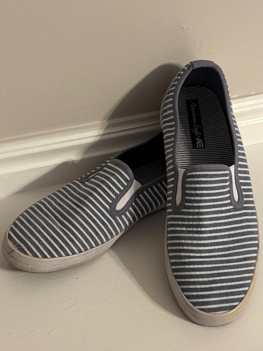 American Eagle Blue denim stripe canvas slip on - Women size 7